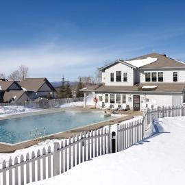 Wyndham Smugglers' Notch 3BR Apartment with Resort Access, מלון בCambridge