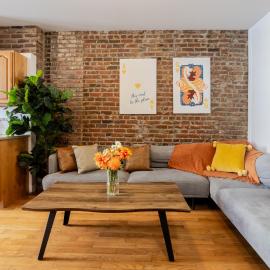 Prime Location Charming 4BR in Downtown MTL