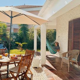 Digital Nomad Retreat, 6 Min to Beach & AC
