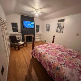 Downtown Neighborhood Room 1