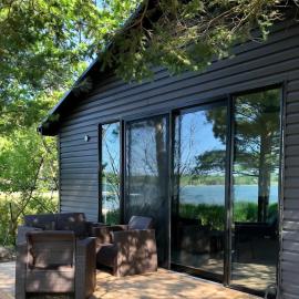 Renovated 3-Bedroom Cottage in Georgian Bay #12, hotel Dillonban