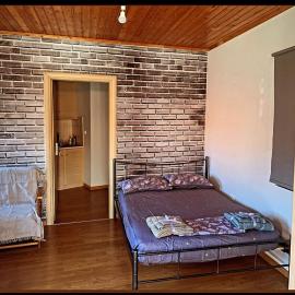 central house in Kymi, hotel em Kími