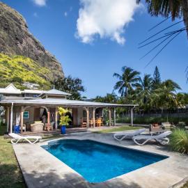 Villa Alira, Le Morne - Pool, Garden, Views, hotel in Le Morne