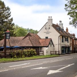 Cromwell Arms Country Pub with Rooms, hotell i Romsey
