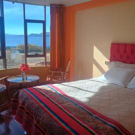 Luquina homestay – hotel w mieście Puno