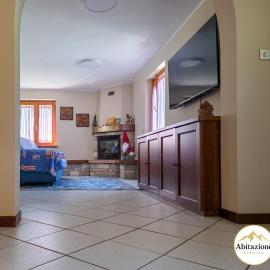 Casa con giardino e garage vicino alle piste