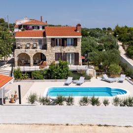 Villa Mellifera, hotelli kohteessa Grohote
