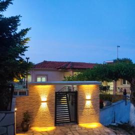 Private Meteora Panorama Garden Villa