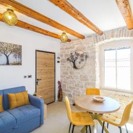 Apartment Chiara-Center of Bale, hotel a Bale