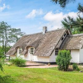 5 person holiday home in Ringkøbing-By Traum, hotel a Nørby