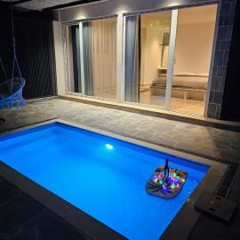 Riverside Private Pool&Halal Suite, hotel a Shkodër