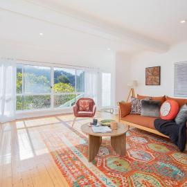 Serena Cottage - Sunlit Escape by Woy Woy Bay Wharf