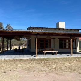Cabañas El Alemán 1-2、Cerrillosのホテル