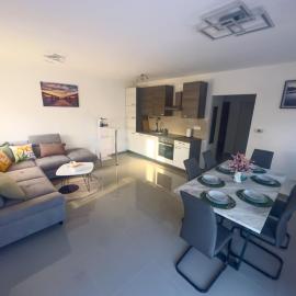 Apartmani Lamat โรงแรมในTribalj