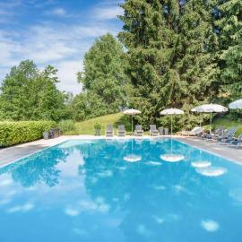 Romantik Hotel Die Gersberg Alm mit Panoramablick auf Salzburg und Outdoor Pool ab Mai, hotel a Salzburg