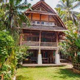 Villa Monyet Java, khách sạn ở Batukaras