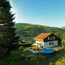 Le petit coin de Jeanne et Marcel chalet de vacances La Bresse – hotel w mieście La Bresse