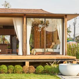 Chobjai Hostelry - Chaw Cher Home at Bang Kra Jao, hotel i Bang Krasop