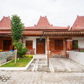 Joglo Prambanan C11, hotel v mestu Bugisan