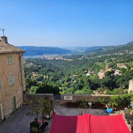 Grande maison de village proche Nice