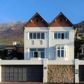 The Quinmatro, with pool and garage, hotel v destinaci St James