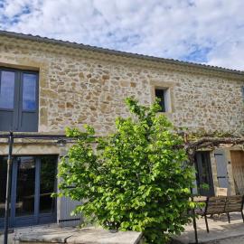 Grand mas provençal 3 chambres et 1 dortoir 7 pers, idéal familles groupes, fraîcheur d'été