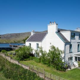 Two Harbours Guest House, hotel a Scalpay