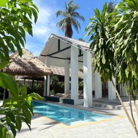Tropical Garden Luxury Villa, Koh Phangan: Thongsala şehrinde bir otel
