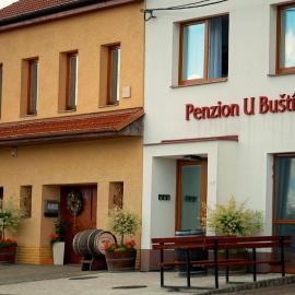 Penzion U Buštíků, Hotel in Šardice
