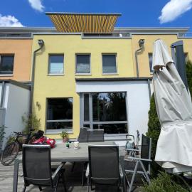 Reihenhaus inmitten der Stadt mit Sauna, Hotel in Rostock