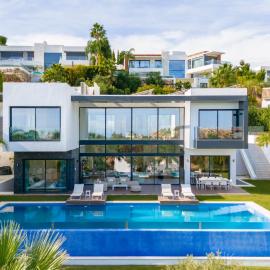 Villa Michaela moderna de súper lujo con piscina y vistas