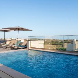 Perlina Farmhouse, hotel din Kerċem