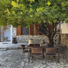Agora Serenity Retreat, hotel din Pythagoreio