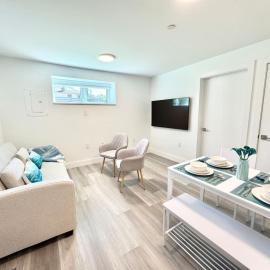 Perfect Vancouver Travel Hub for Couples or Family