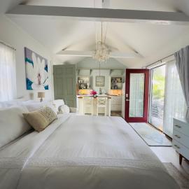 Recharge at Tranquil Sea Salt Cottage in Historic Wiscasset, hotell i Wiscasset