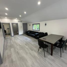 Cozy 4-Bedroom Cottage #3 in Innisfil