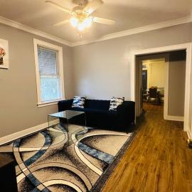 Cozy in Hyde Park Greater Grand Crossing
