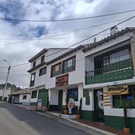 Restaurante y Hostal: De La Villa Pa Sumercé, hotel em Monguí