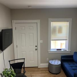 Downtown Apt King Beds Mins to Salem, хотел в Бевърли