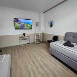 FeWo 5 Personen, Nähe Bahnhof, WLAN,Balkon
