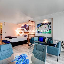 Lucky Gem Penthouse & Luxury Suites at MGM Signature Resort, Balcony Strip View 2605
