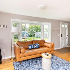 Cape Cod Cottage by Leavetown Vacations, hotel a Dennis Port