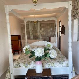 Honeymoon Stay at The James Family Farm, hotel in Grabouw