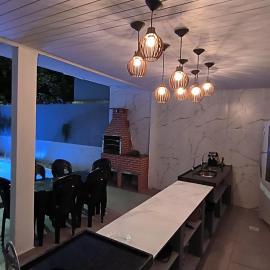 Quarto na Casa Araçás, hotel in Vila Velha