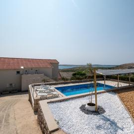 Apartments with swimming pool Zubovici, Pag - 9365, hotel v Zubovićih