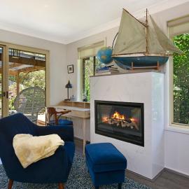 4BR 2BA Cozy Blackheath Cottage with Firepit & Pool Table