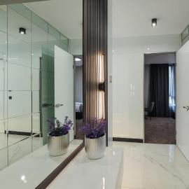 Home Lux، فندق في غوتسه دلتشو