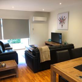 Lbarza Stylish 3BR Central Serviced Apartment
