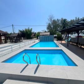 TTS Staycation Chalet, hotel in Kampung Penarik