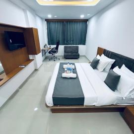Hotel 4 Season, hótel í Vadodara
